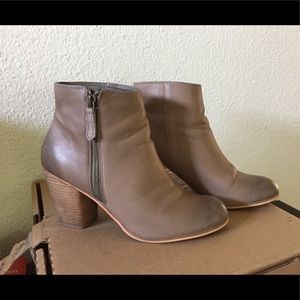 BP Trolley Bootie, Tan 8.5; Great Condition!